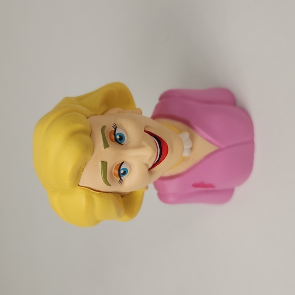 The Golden Girls Stylized 2" Finger Puppets and Mini A to Z guide in Retail Box - Picture 5 of 17